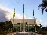 Praça Civica, contendo o Palácio da Esmeraldas e o Palácio Pedro Ludovico, ao fundo. Goiânia - GO